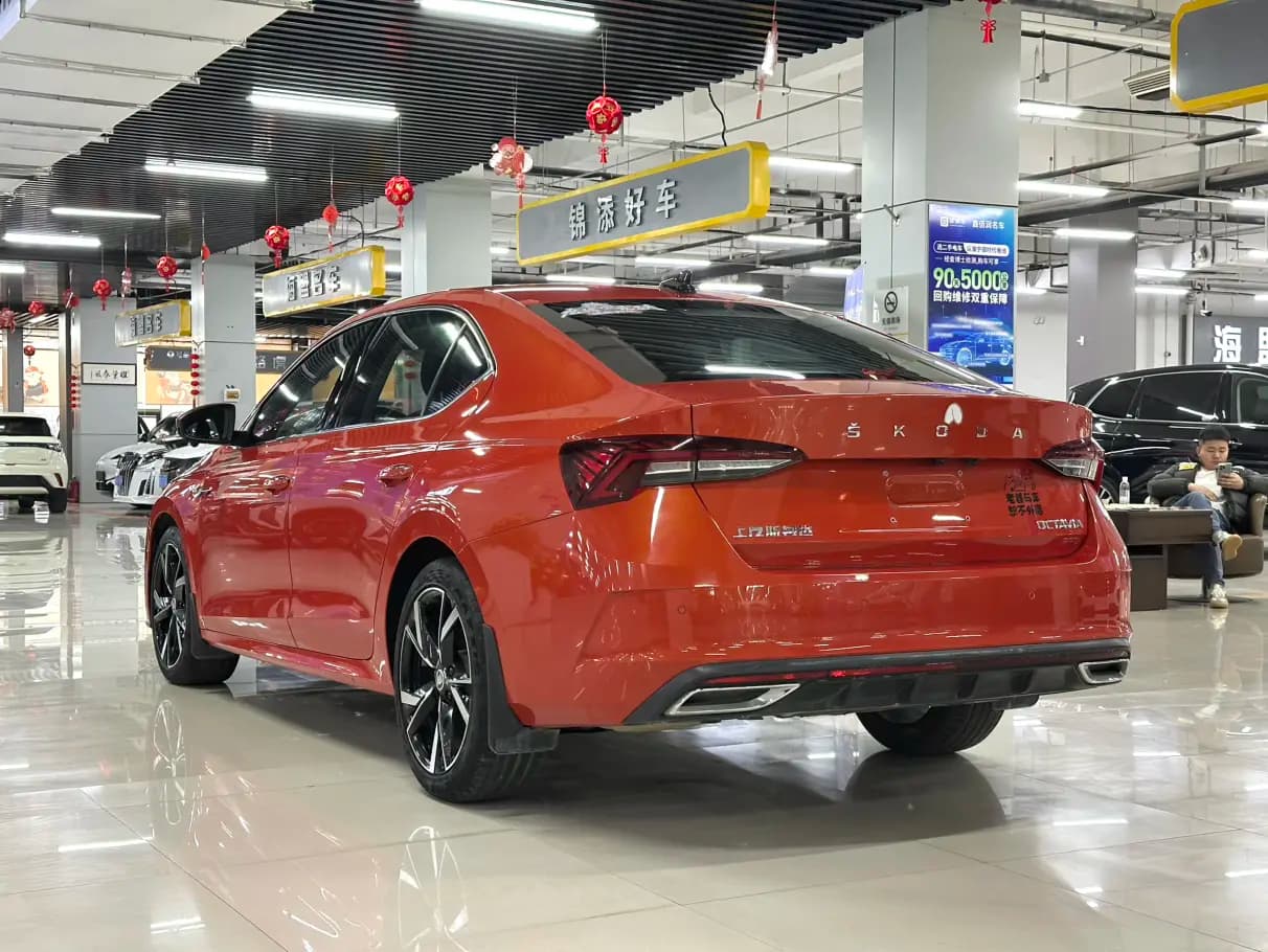 Skoda Octavia 2022 г. 38088 км. — фото 3