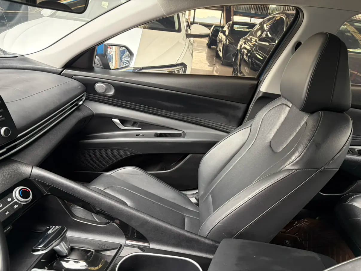 Hyundai Elantra 2022 г. 34042 км. — фото 8