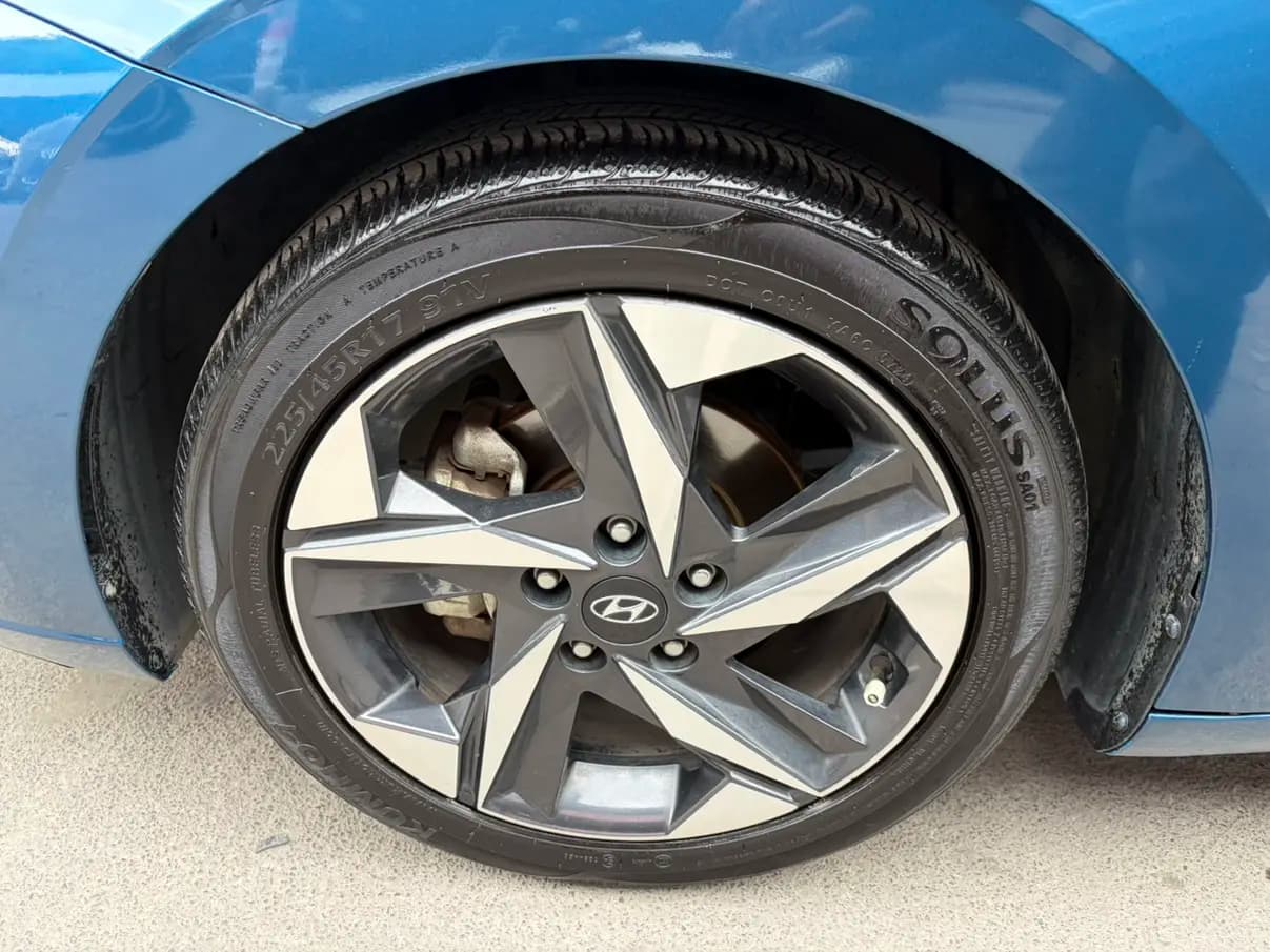Hyundai Elantra 2022 г. 34042 км. — фото 10