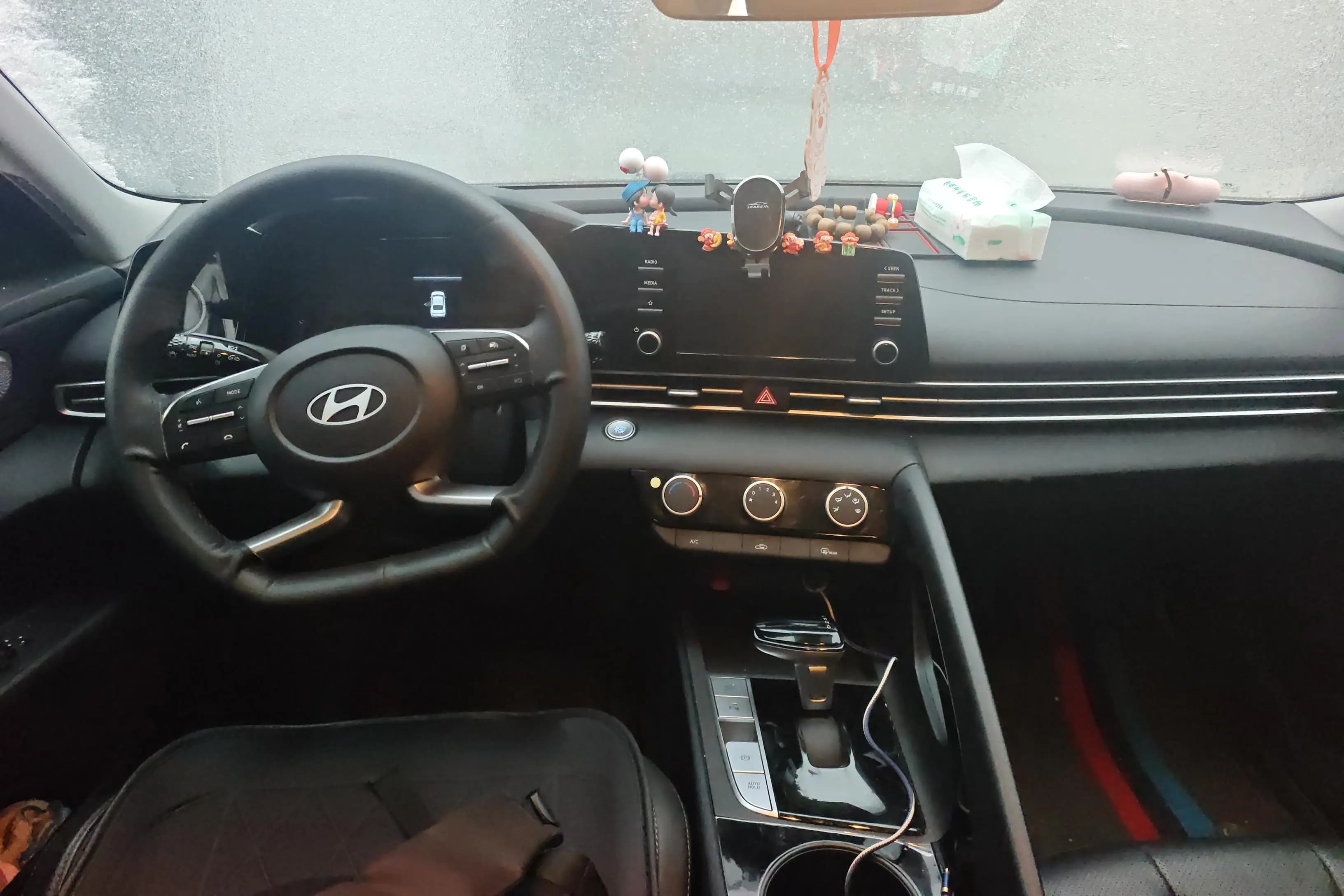 Hyundai Elantra 2024 г. 23943 км. — фото 12