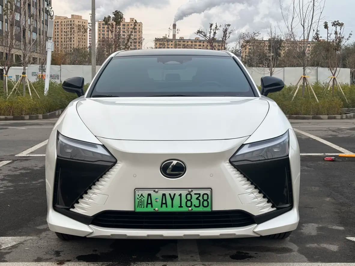 Lexus RZ 2024 г. 9286 км. — фото 2