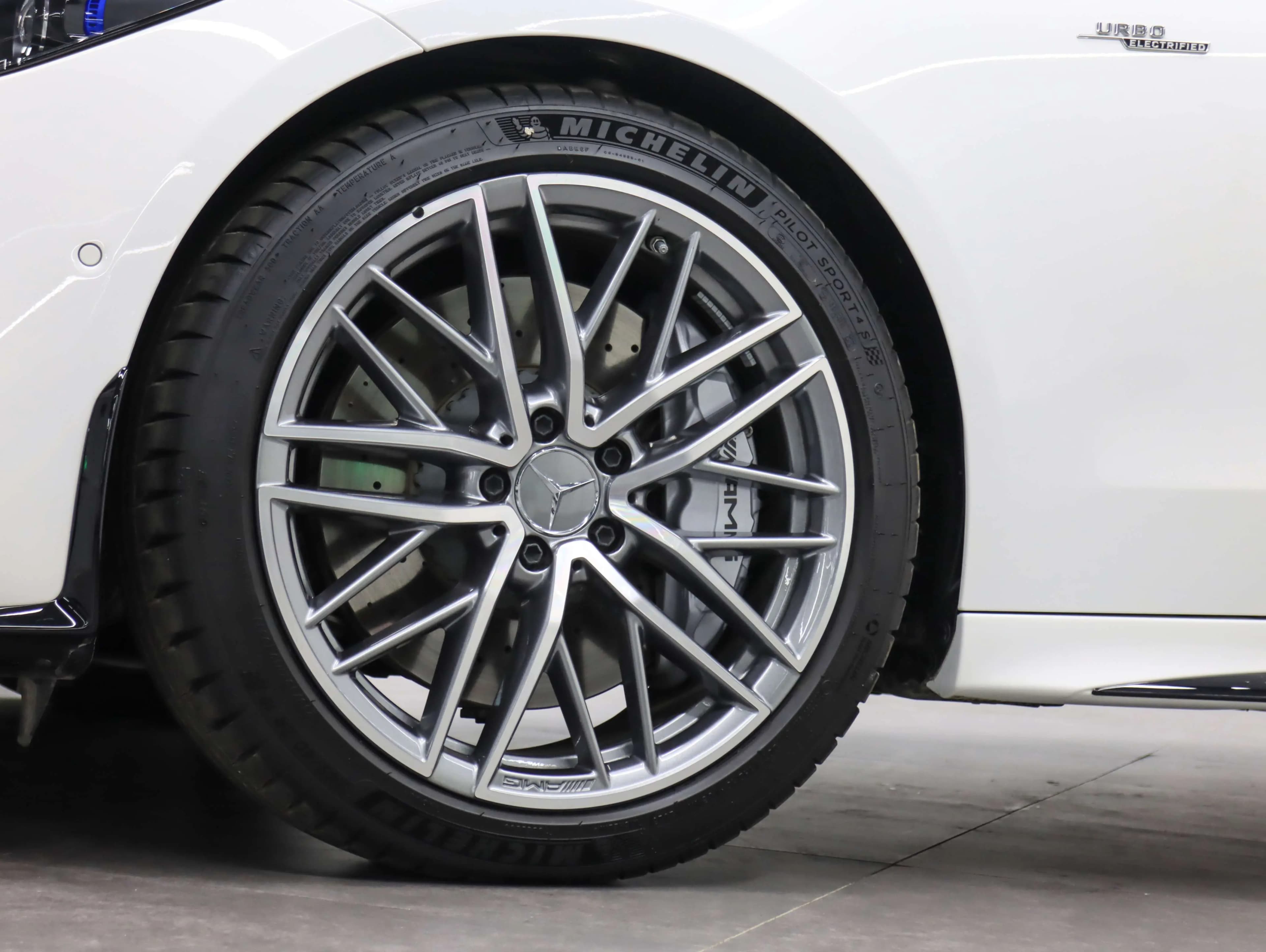 Mercedes-Benz C-Class AMG 2025 г. 323 км. — фото 12
