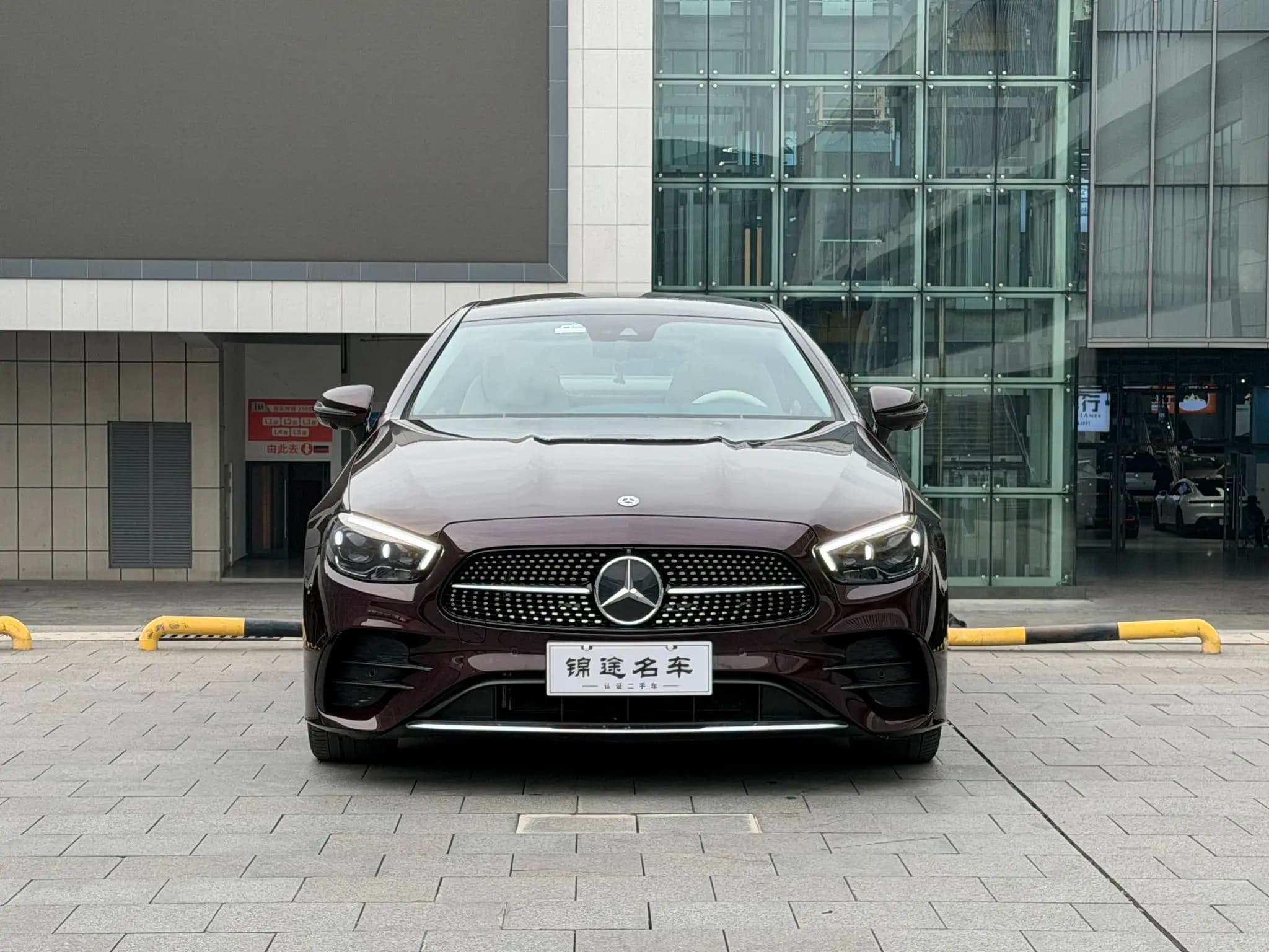 Mercedes-Benz E-Class 2022 г. 40118 км. — фото 2