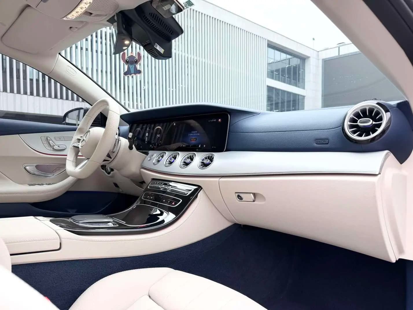 Mercedes-Benz E-Class 2022 г. 40118 км. — фото 21
