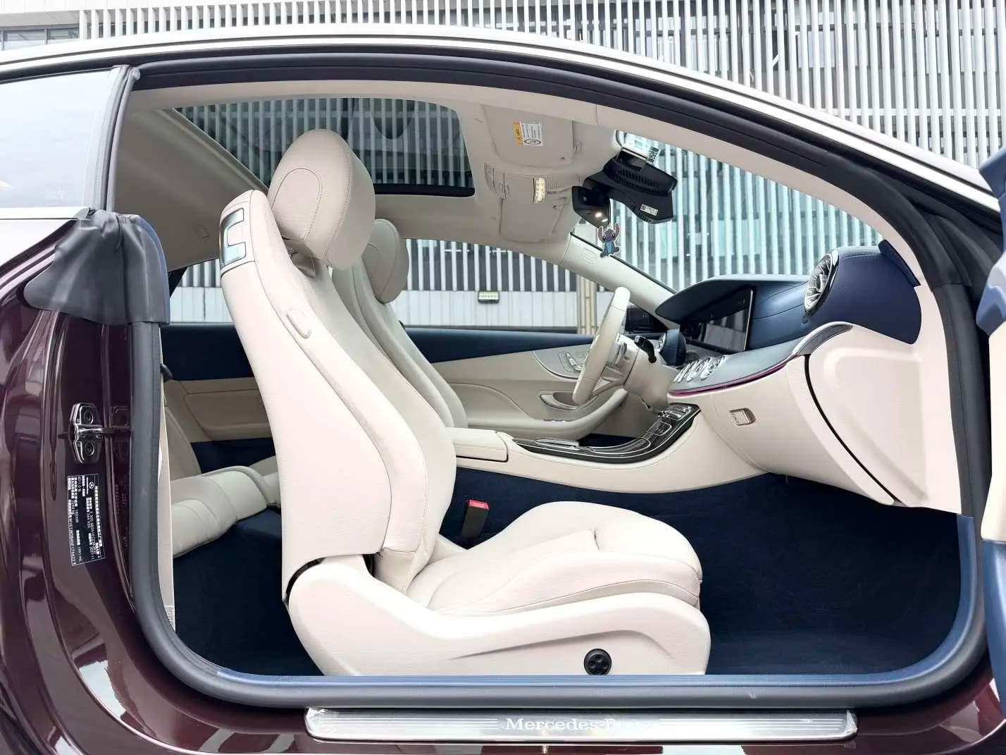 Mercedes-Benz E-Class 2022 г. 40118 км. — фото 25