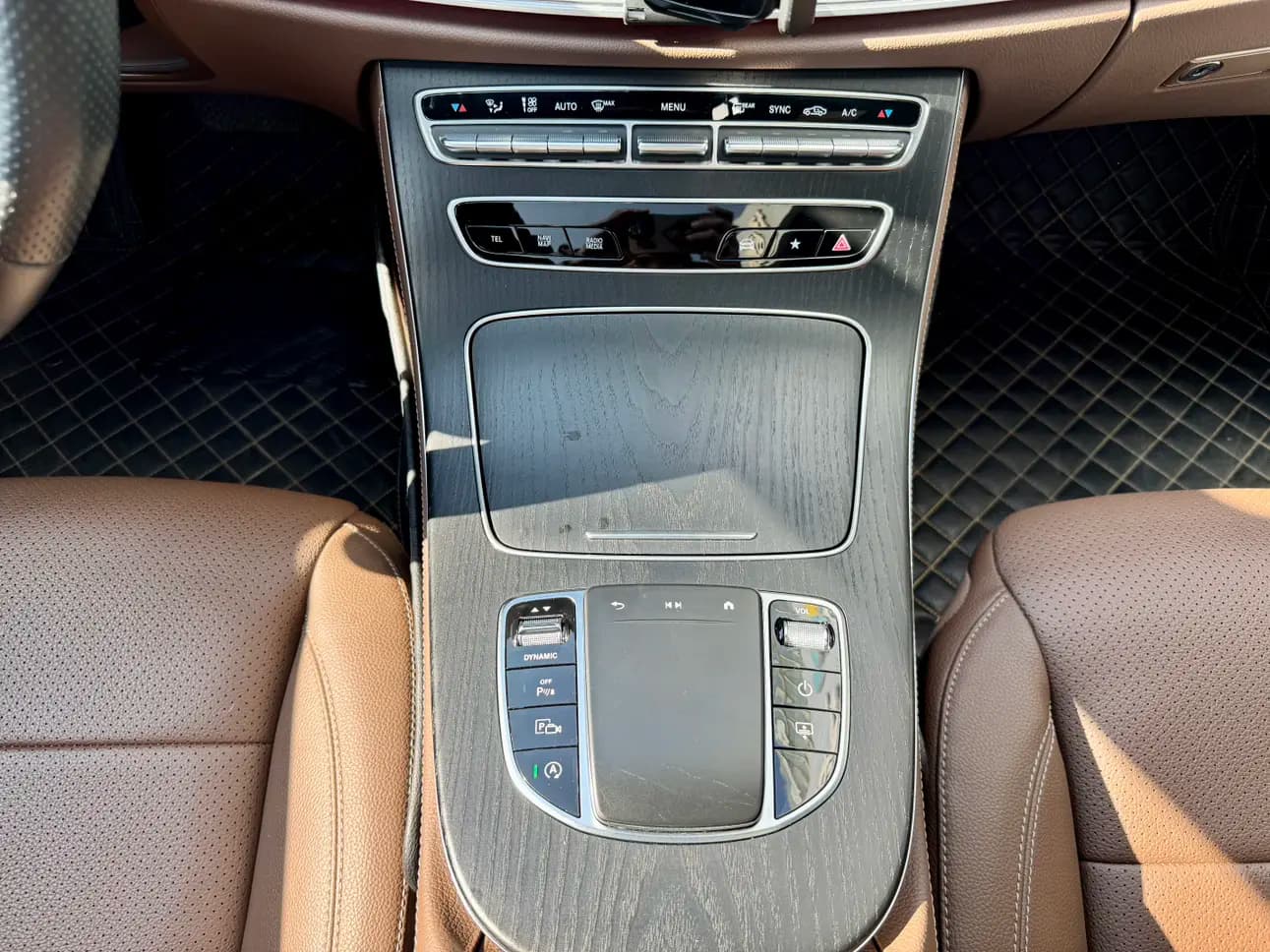 Mercedes-Benz E-Class 2022 г. 50049 км. — фото 15