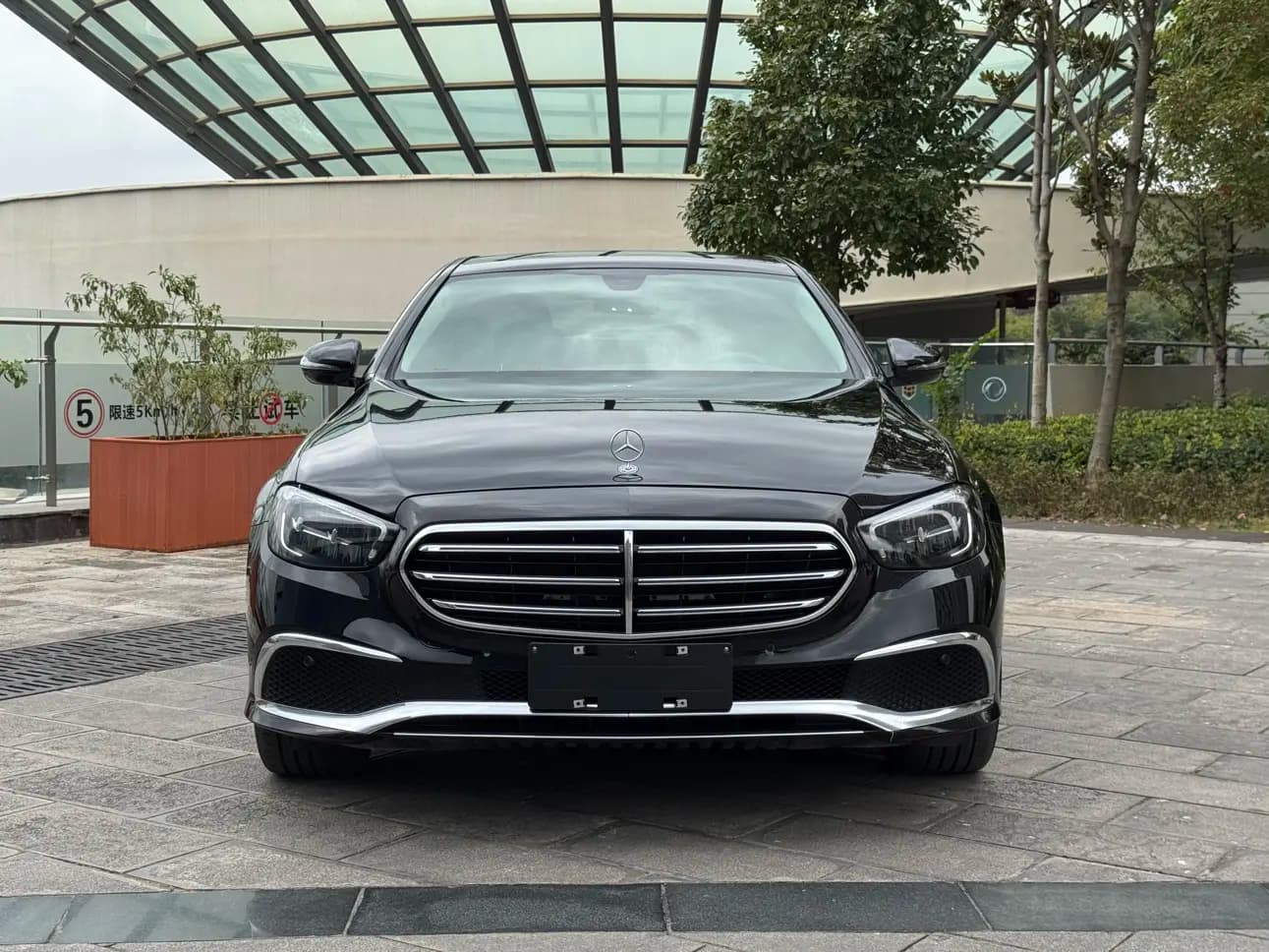 Mercedes-Benz E-Class 2022 г. 79053 км. — фото 2