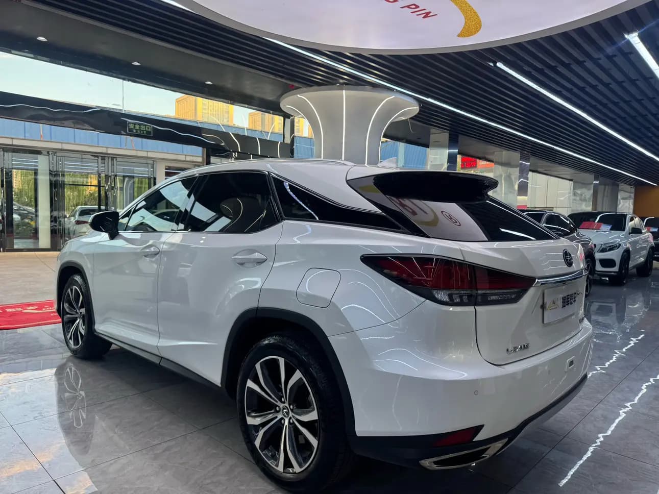Lexus RX 2022 г. 107080 км. — фото 3