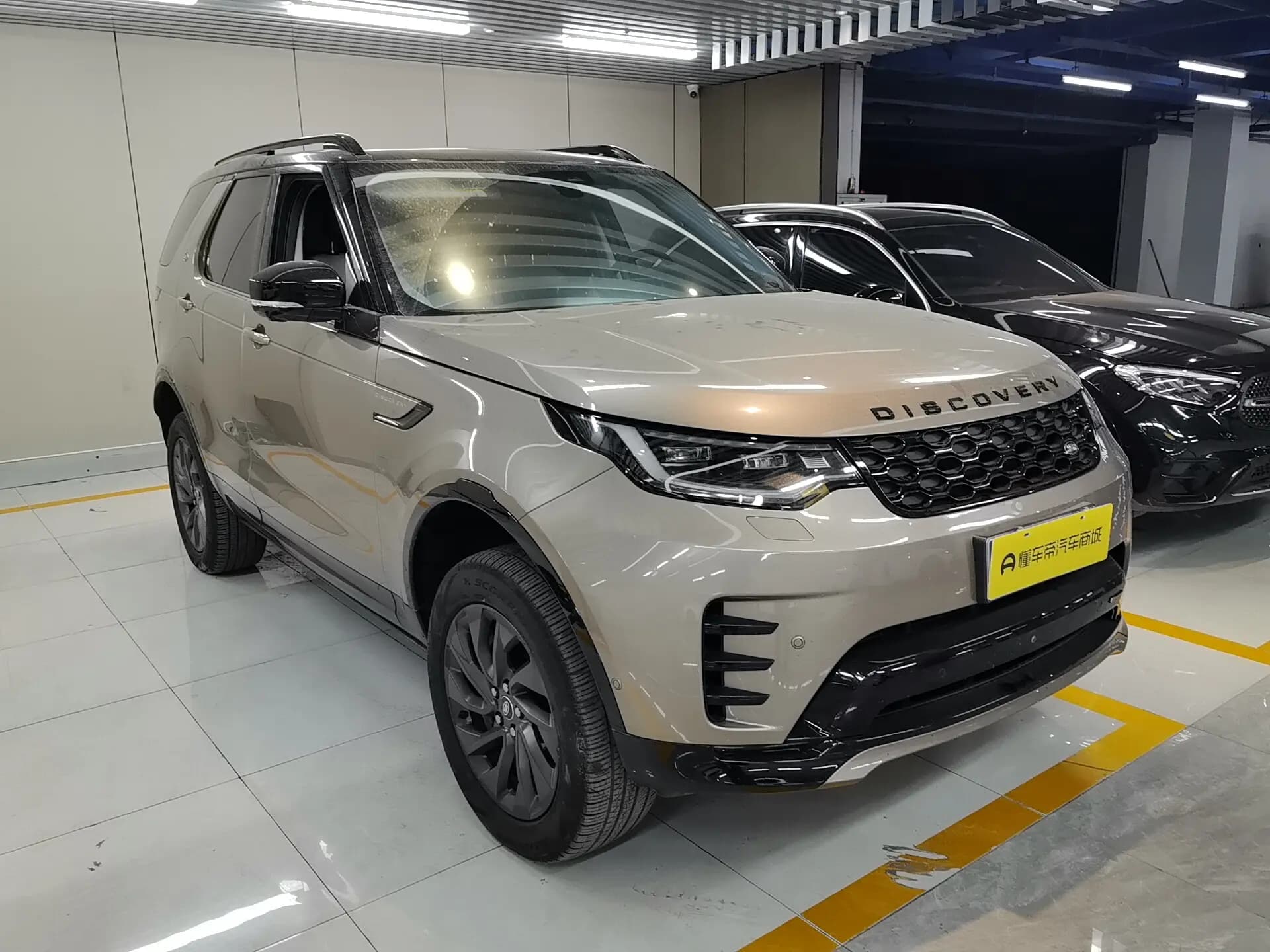 Land Rover Discovery 2023 г. 29164 км. — фото 3