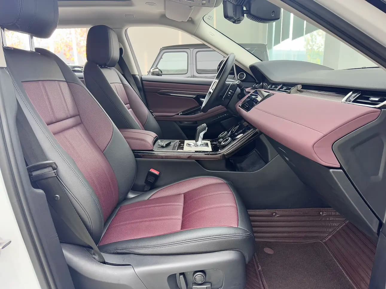 Land Rover Range Rover Evoque 2023 г. 27067 км. — фото 14
