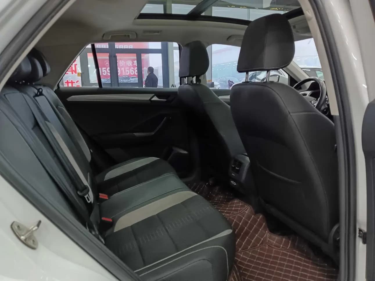 Volkswagen T-Roc 2023 г. 48129 км. — фото 20