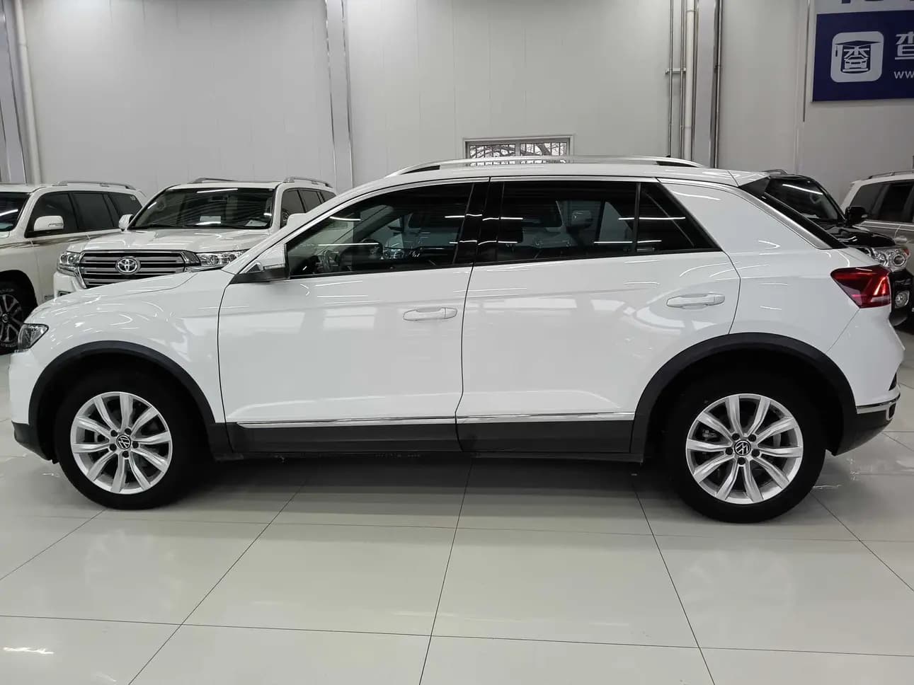 Volkswagen T-Roc 2023 г. 48129 км. — фото 4