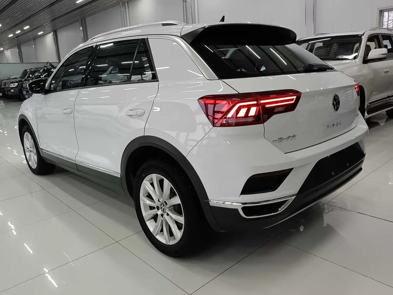 Volkswagen T-Roc 2023 г. 48129 км. — фото 5