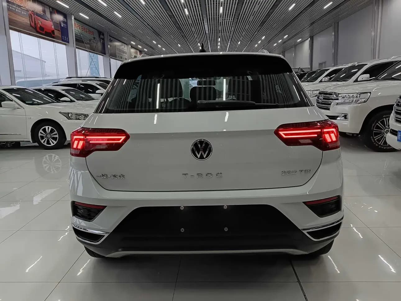 Volkswagen T-Roc 2023 г. 48129 км. — фото 6