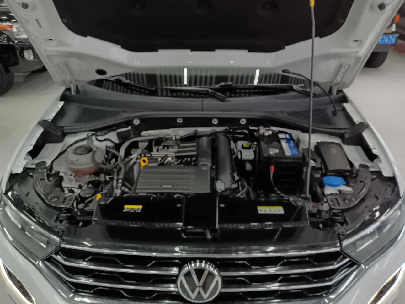 Volkswagen T-Roc 2023 г. 48129 км. — фото 8