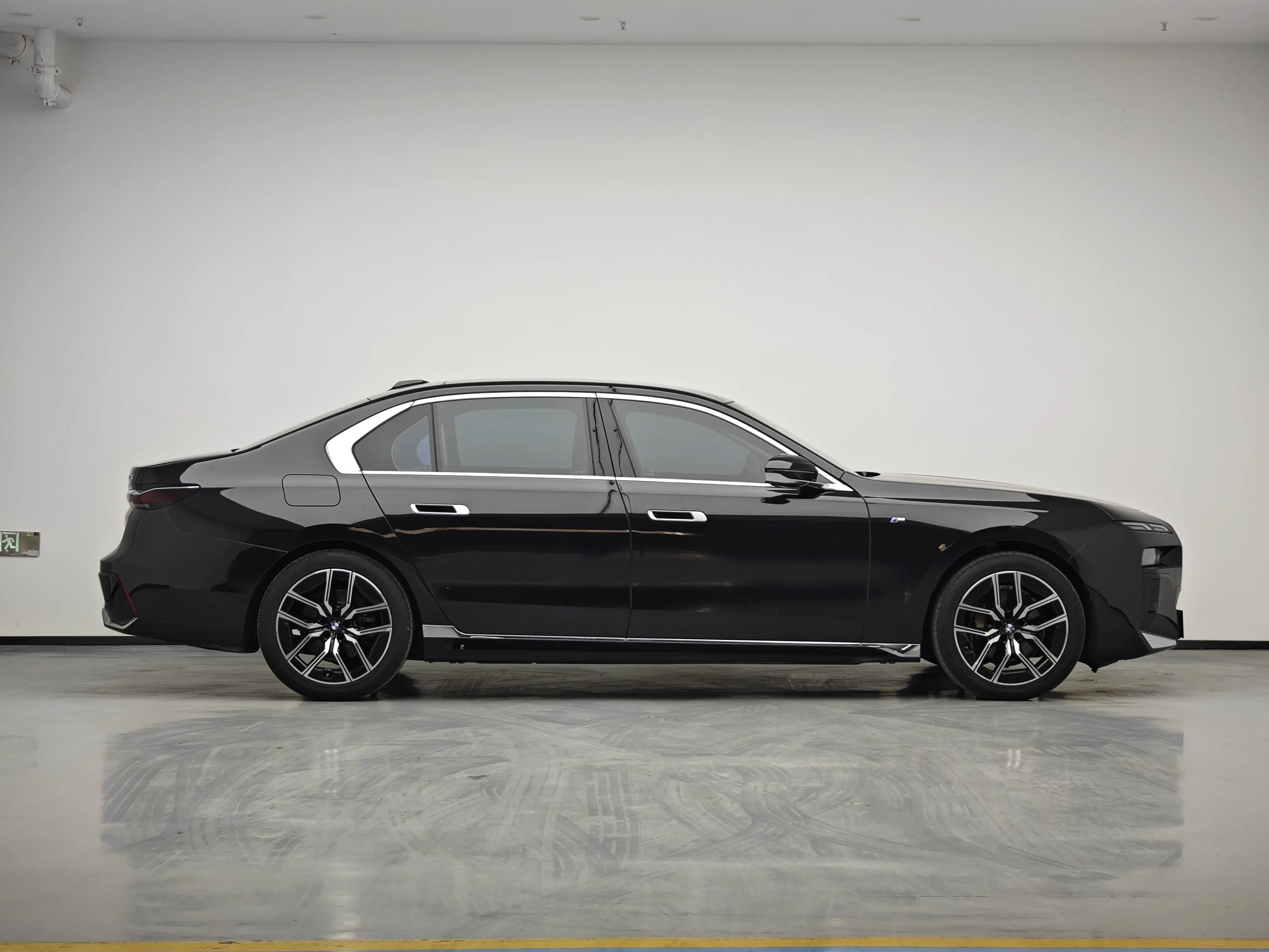 BMW 7 Series 2024 г. 44809 км. — фото 8