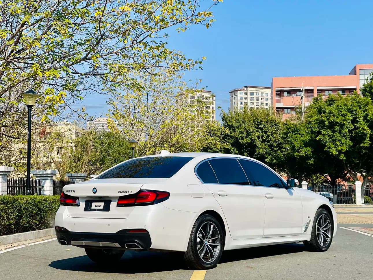 BMW 5 Series 2023 г. 33010 км. — фото 6