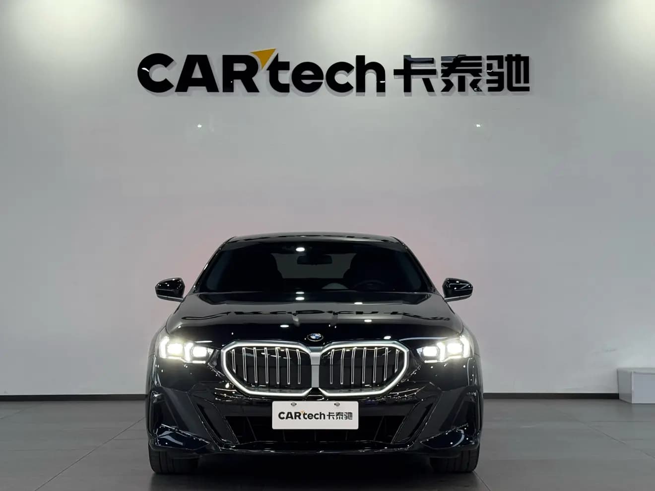 BMW 5 Series 2024 г. 29506 км. — фото 2