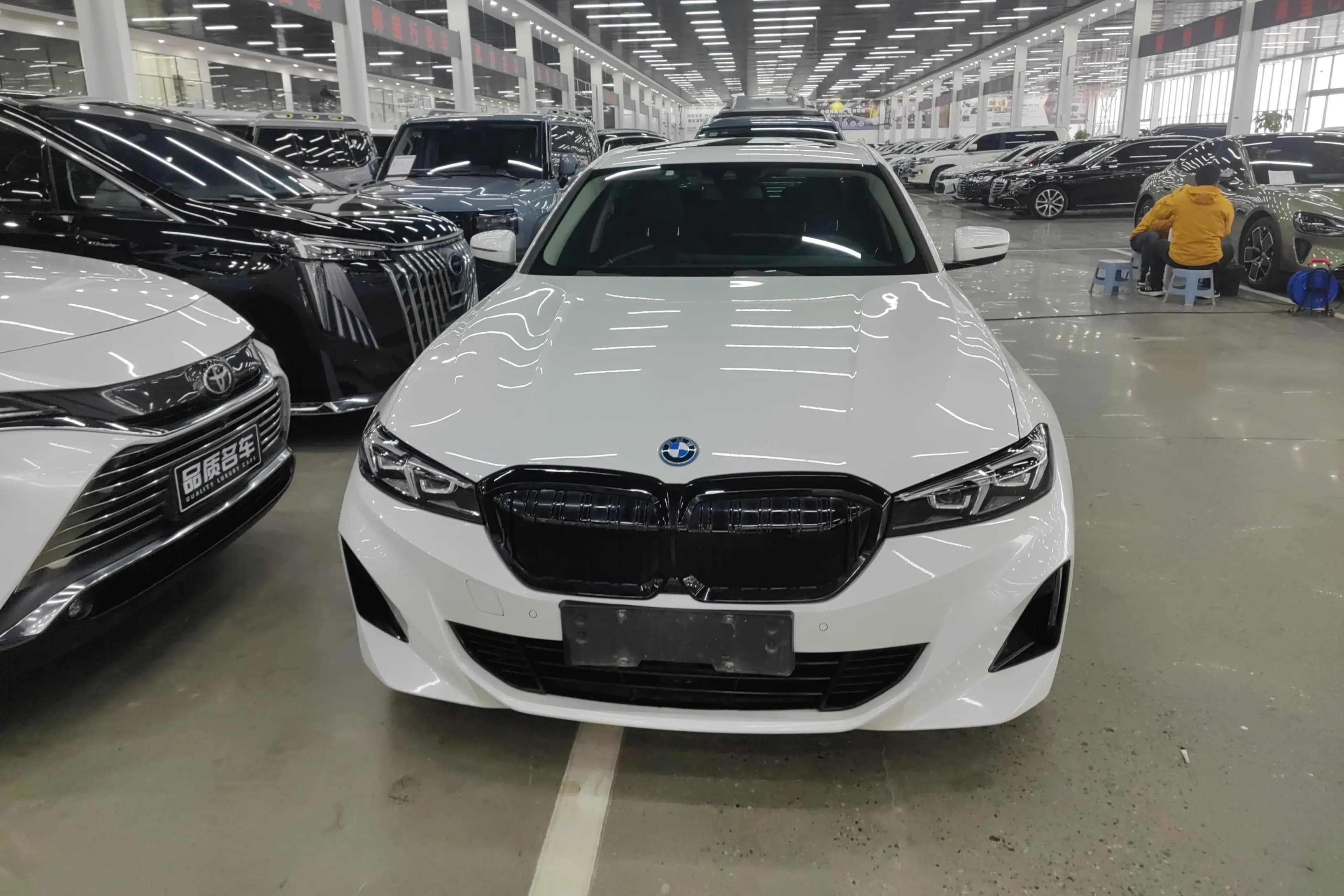 BMW i3 2024 г. 44633 км. — фото 2