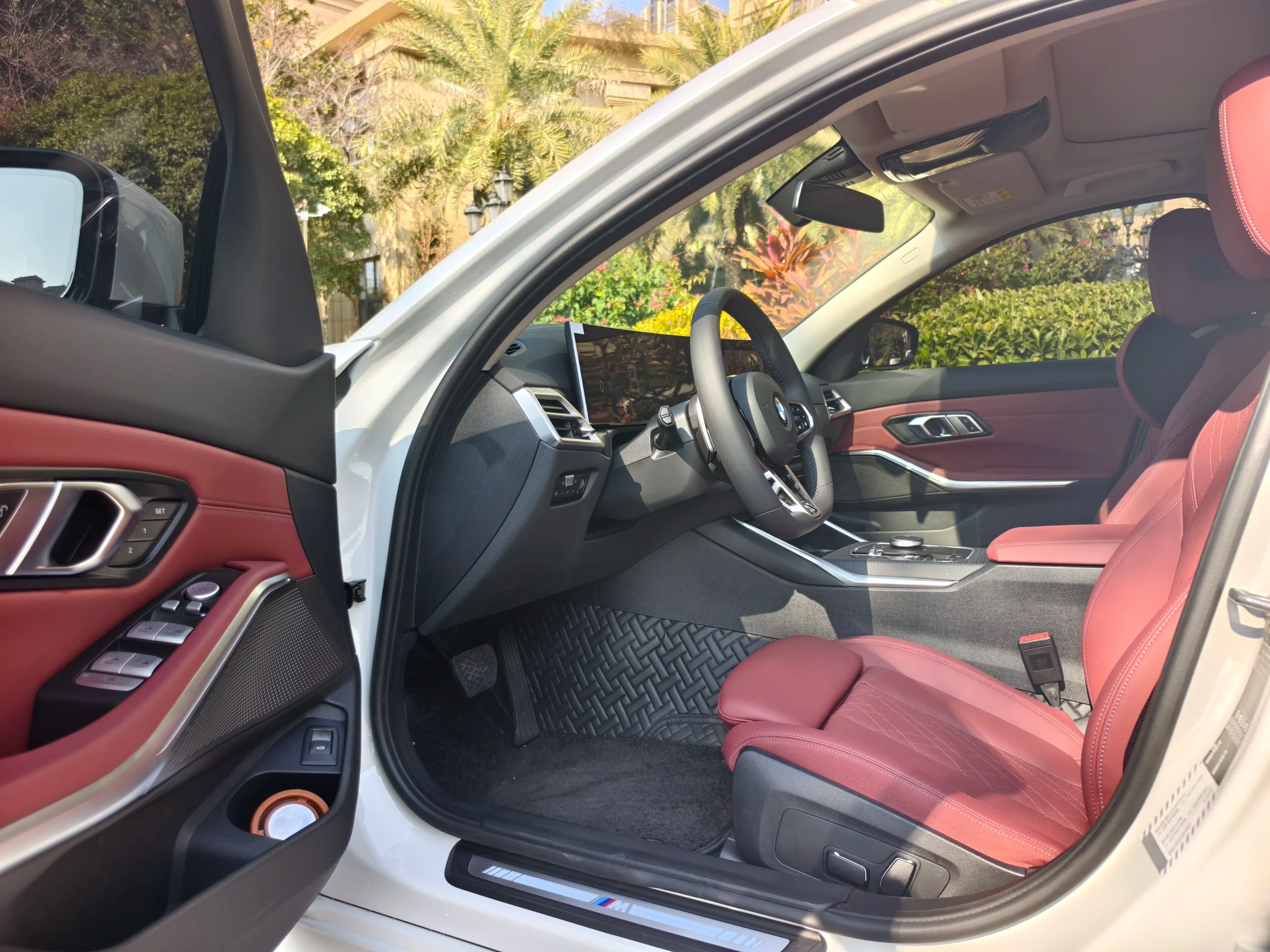 BMW 3 Series 2025 г. 2014 км. — фото 12