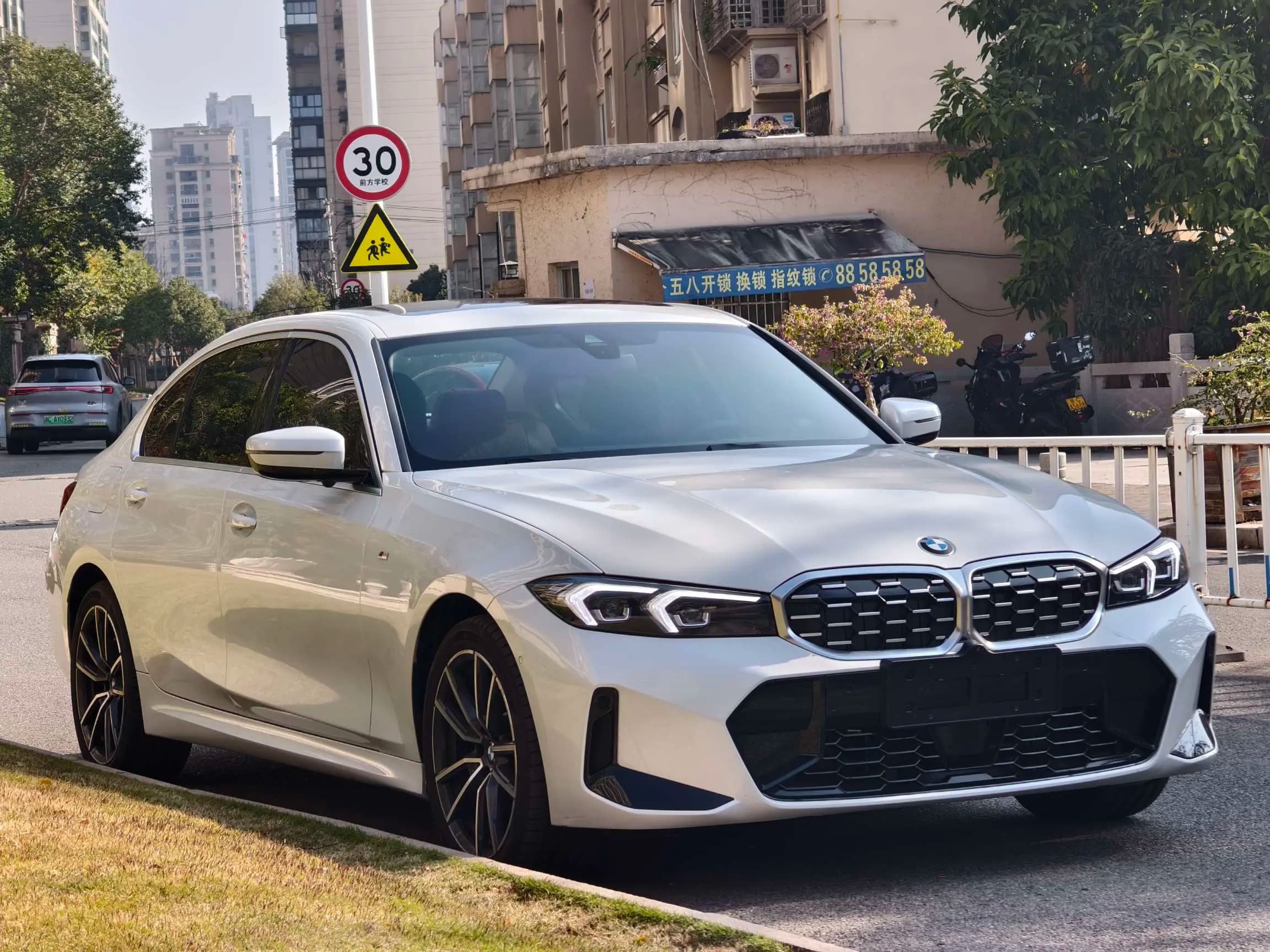 BMW 3 Series 2025 г. 2014 км. — фото 3