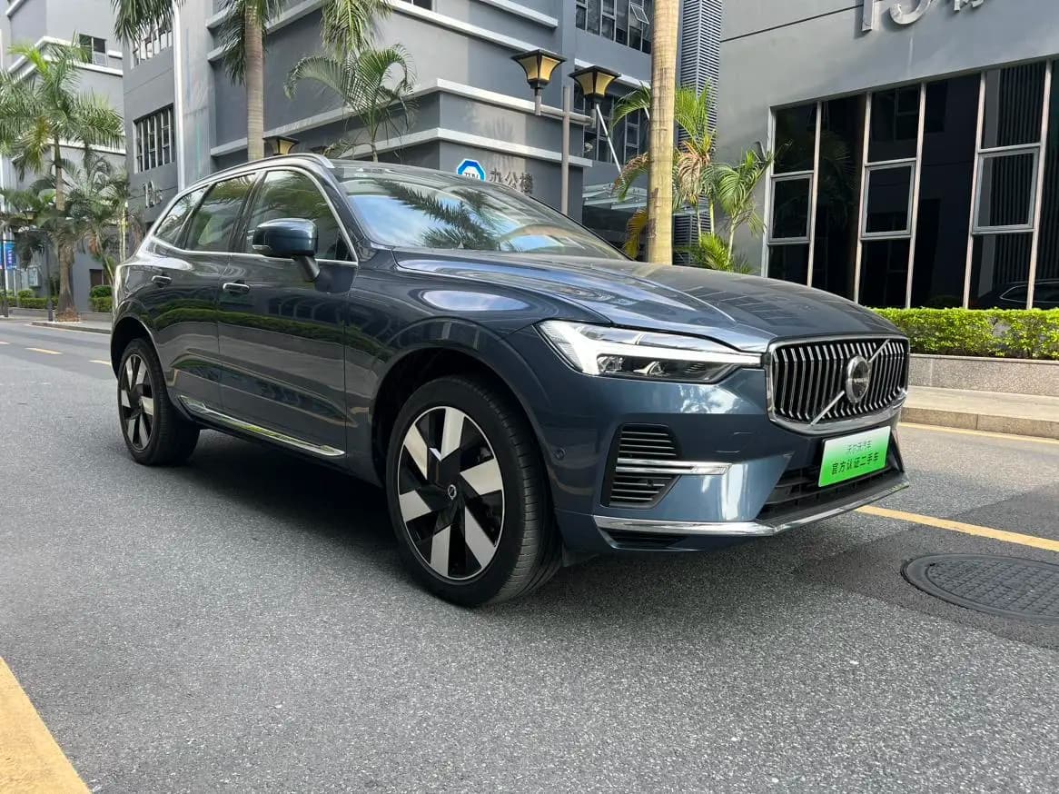 Volvo XC60 PHEV 2024 г. 22846 км. — фото 3