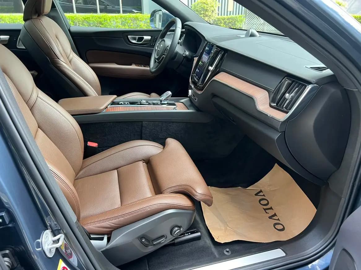 Volvo XC60 PHEV 2024 г. 22846 км. — фото 7