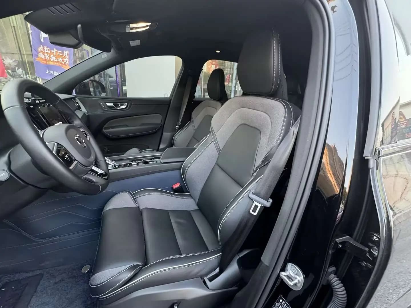Volvo XC60 2024 г. 20147 км. — фото 11