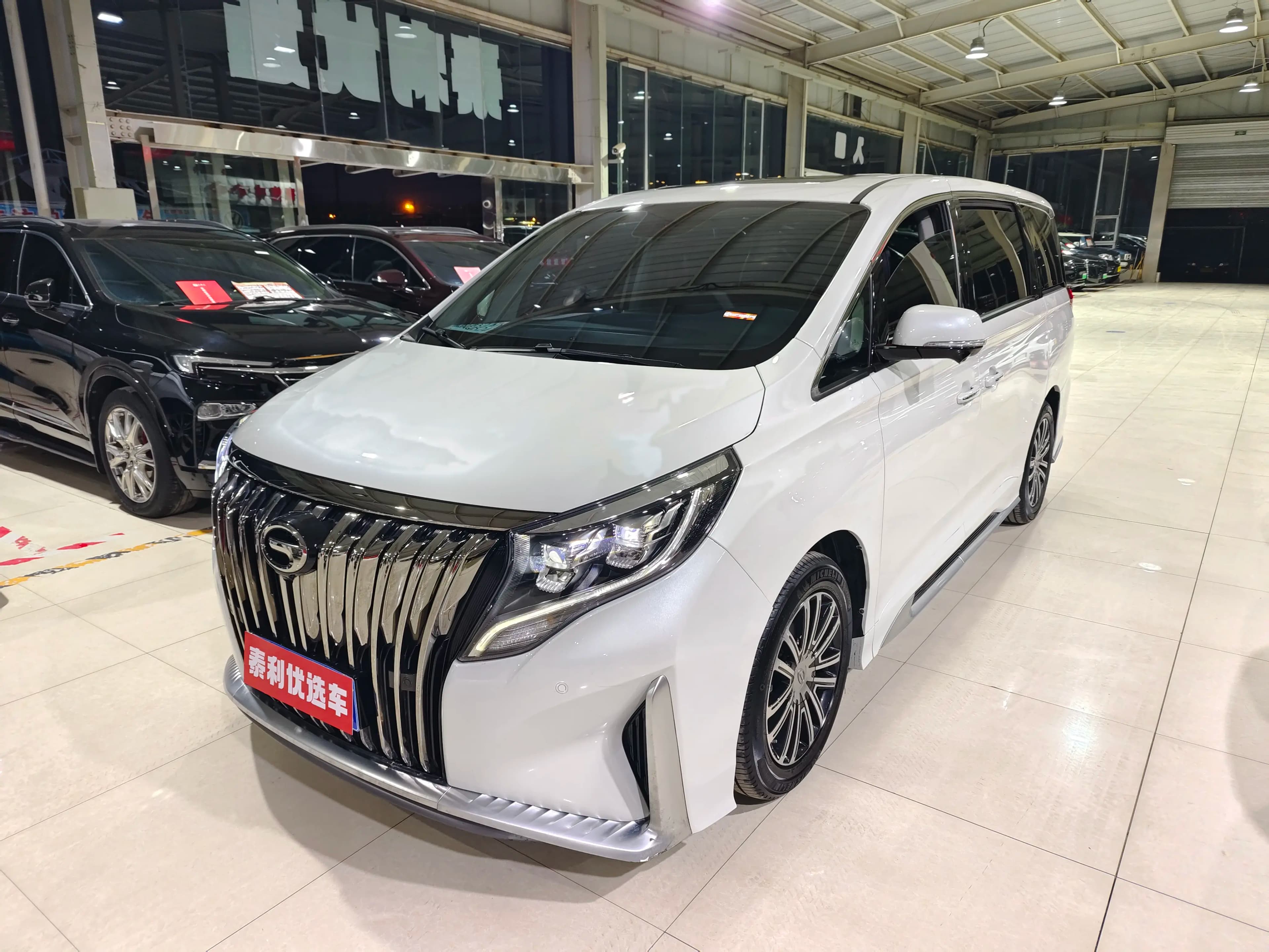 GAC Trumpchi M8 2022 г. 20135 км.