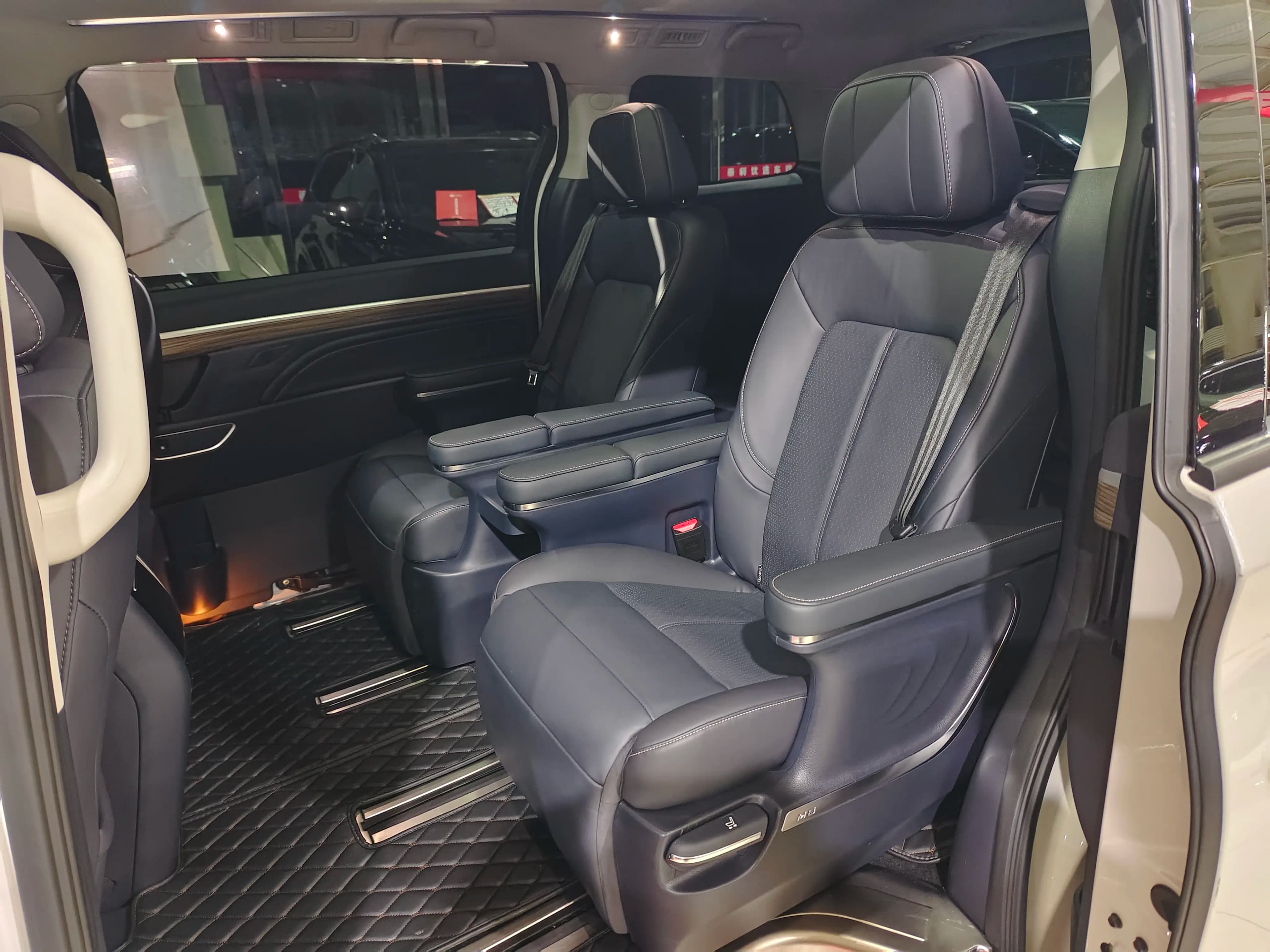 GAC Trumpchi M8 2022 г. 20135 км. — фото 21