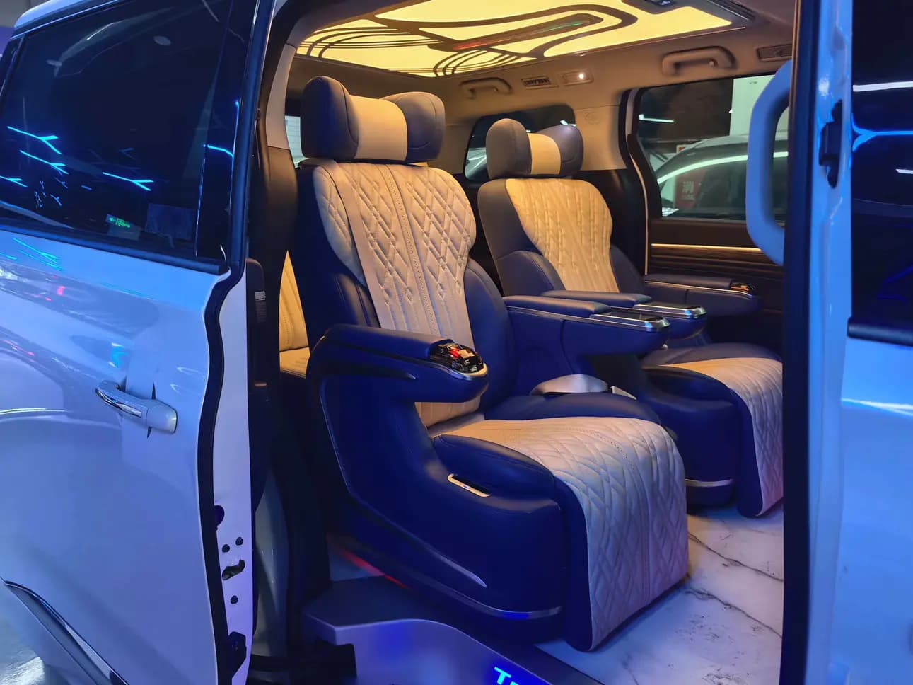 GAC Trumpchi M8 2022 г. 37834 км. — фото 17
