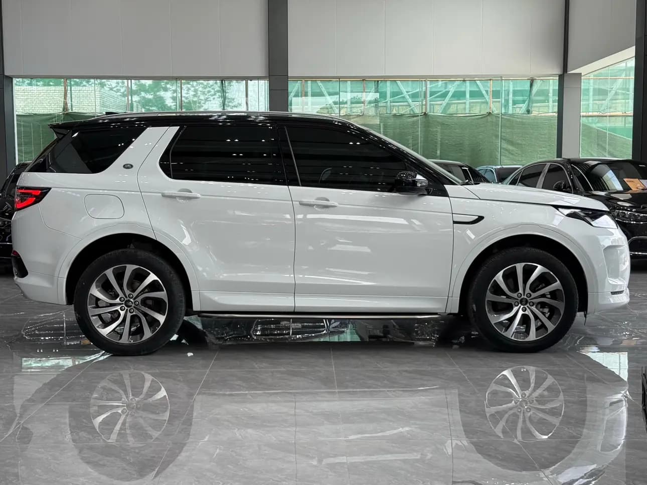 Land Rover Discover Sports 2021 г. 53145 км. — фото 2