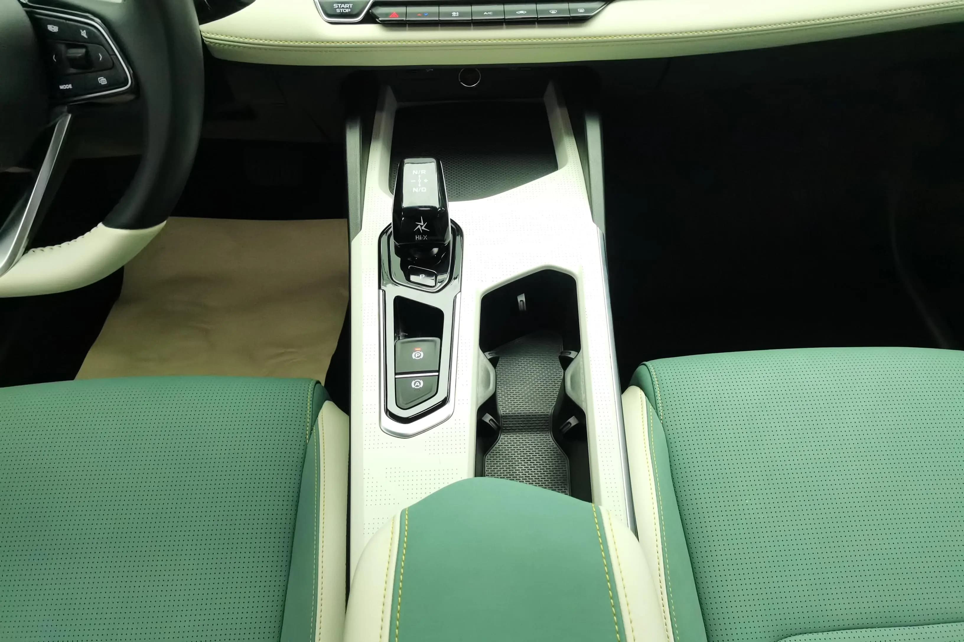 Geely Emgrand L HiP 2022 г. 27043 км. — фото 15