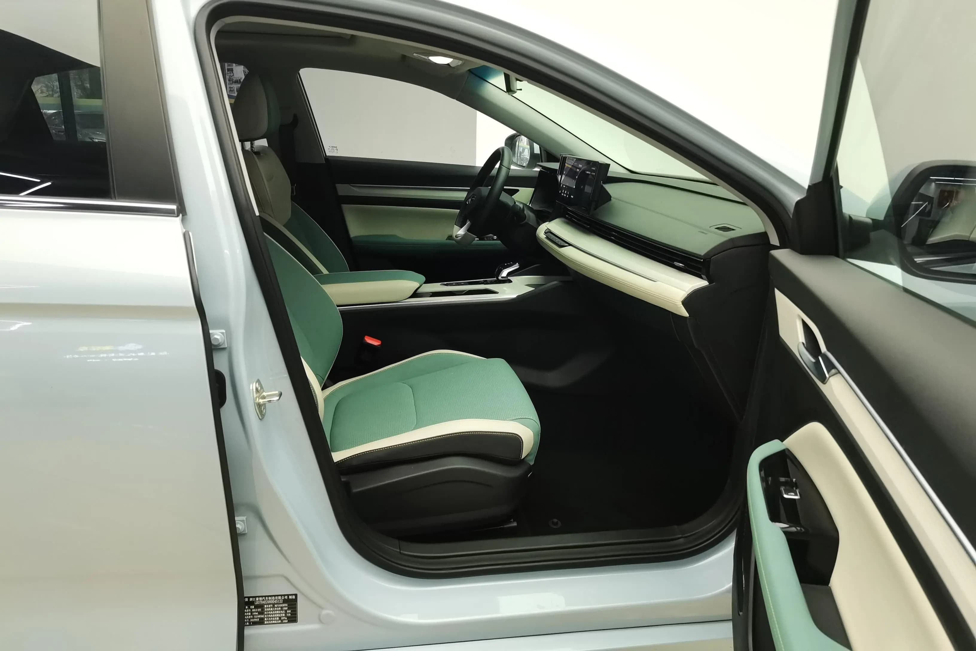 Geely Emgrand L HiP 2022 г. 27043 км. — фото 9