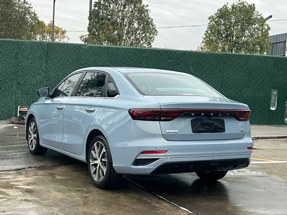 Geely Emgrand 2023 г. 16092 км. — фото 4