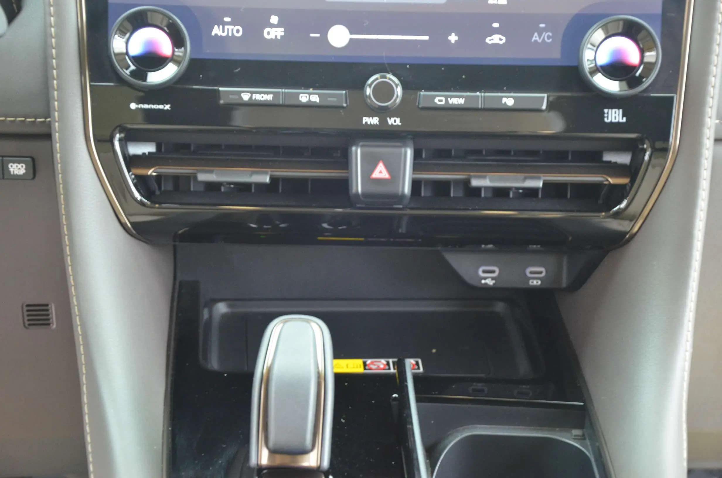 Toyota Alphard 2025 г. 3930 км. — фото 8