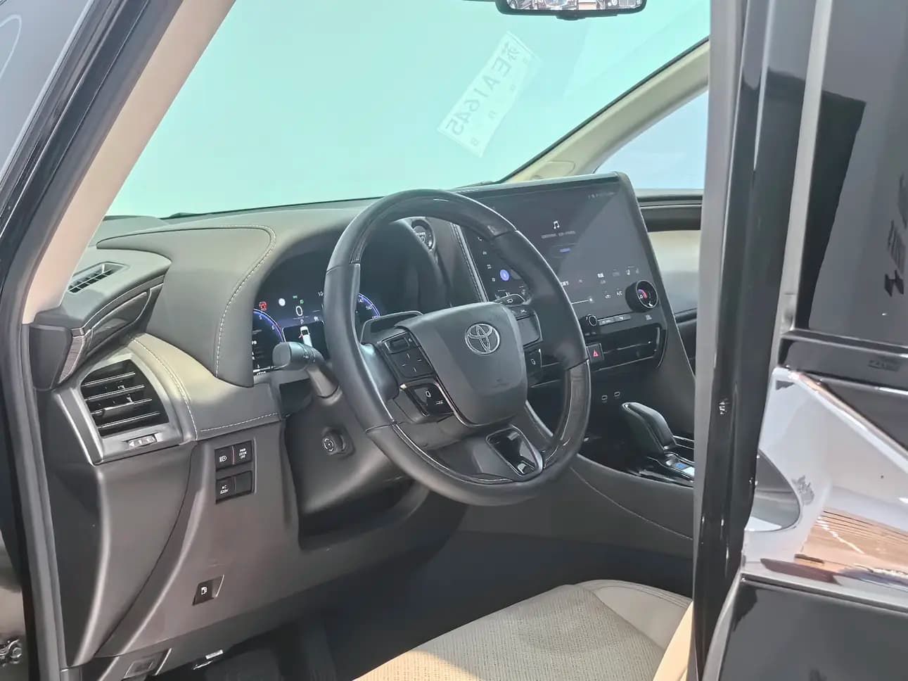 Toyota Alphard 2024 г. 42033 км. — фото 19