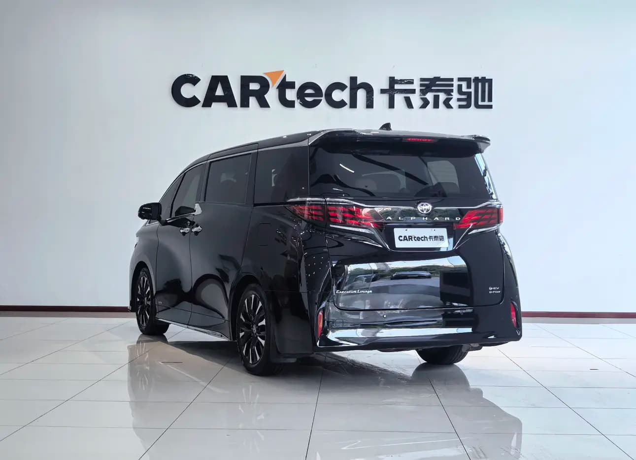 Toyota Alphard 2024 г. 42033 км. — фото 4