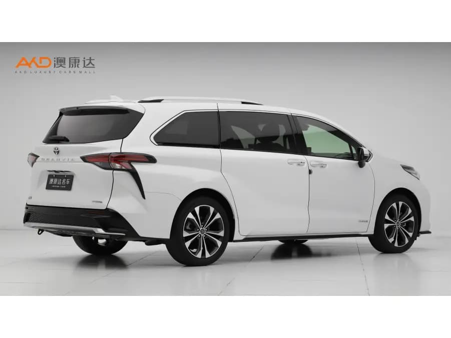 Toyota Granvia 2023 г. 47924 км. — фото 4
