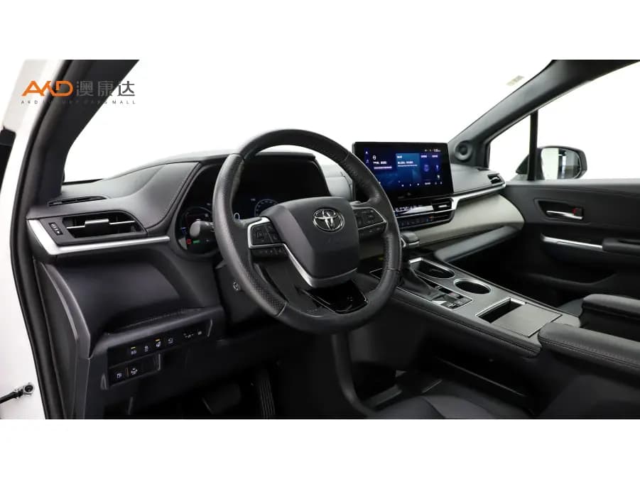 Toyota Granvia 2023 г. 47924 км. — фото 7