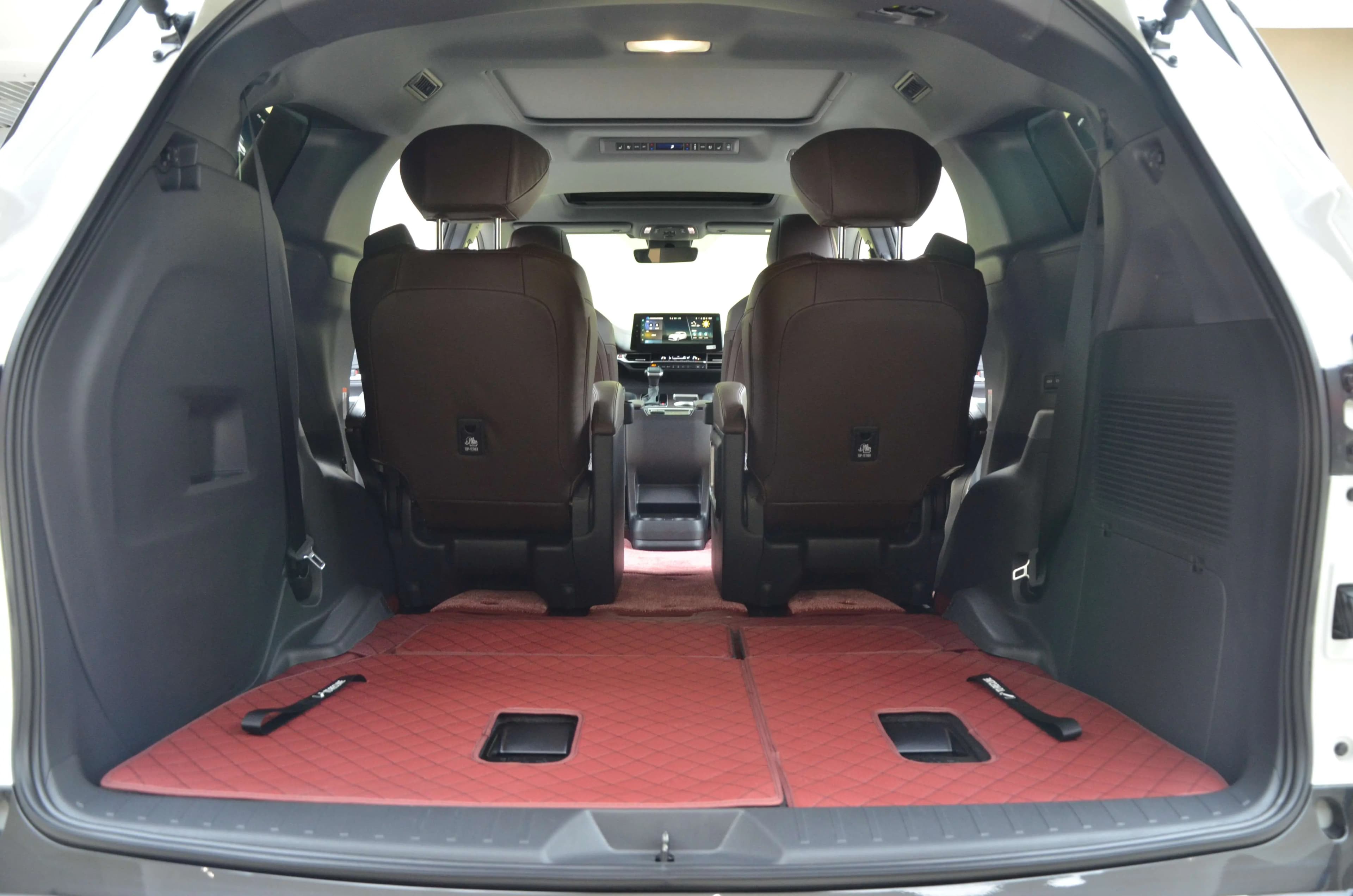 Toyota Granvia 2025 г. 4031 км. — фото 14
