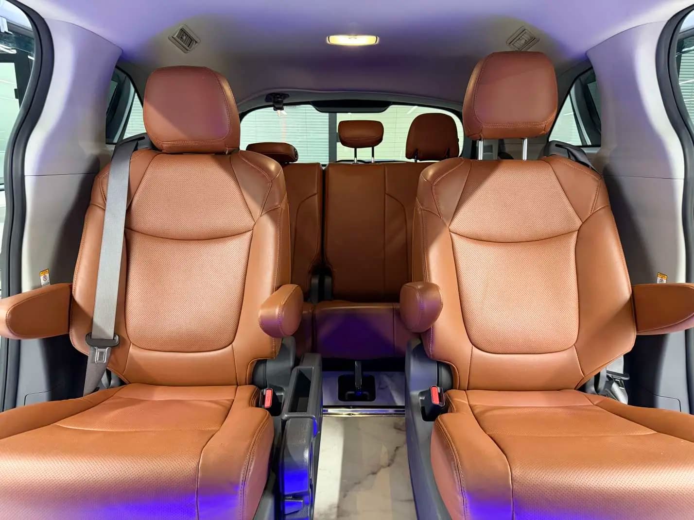 Toyota Sienna 2023 г. 49015 км. — фото 20