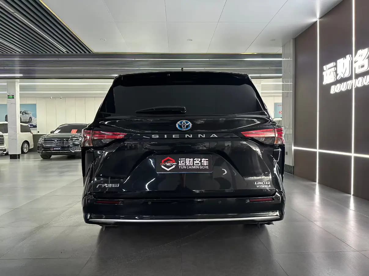 Toyota Sienna 2023 г. 73014 км. — фото 5