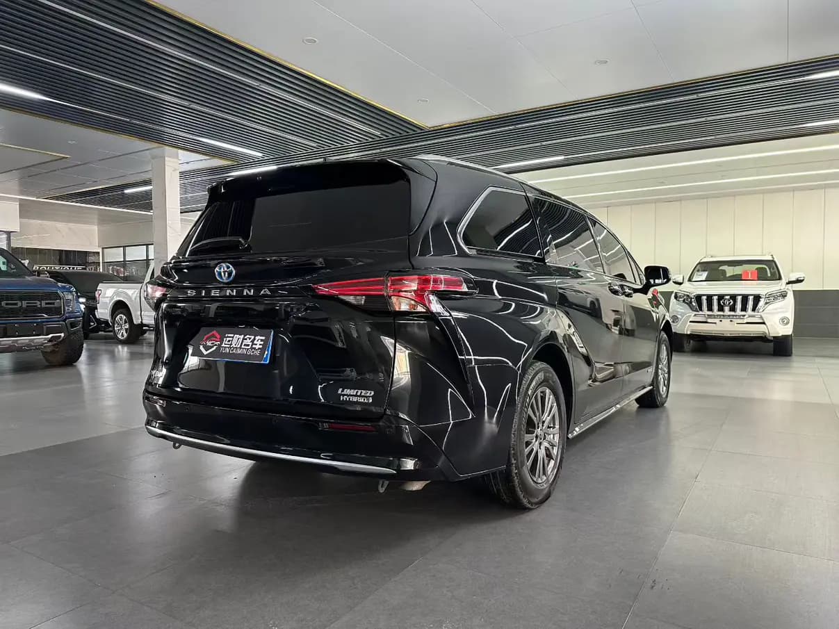Toyota Sienna 2023 г. 73014 км. — фото 6