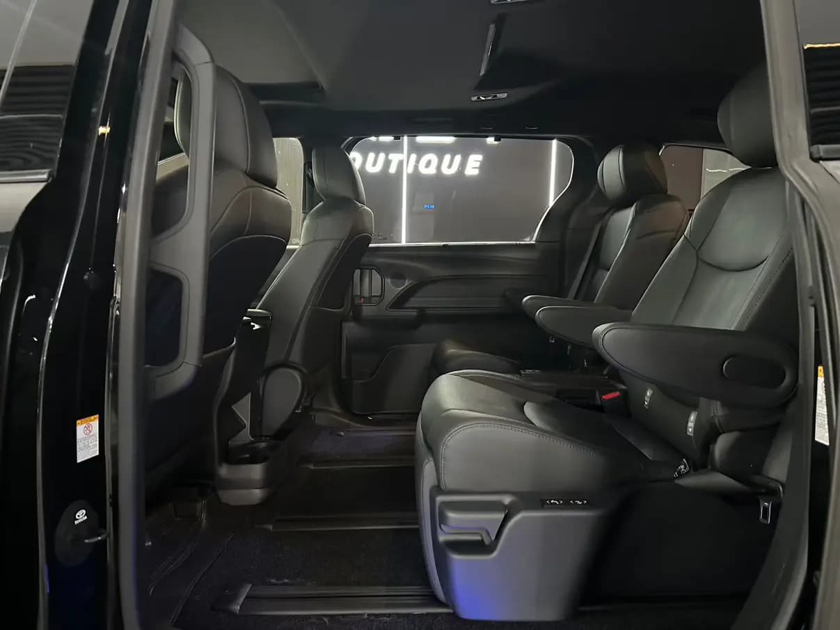 Toyota Sienna 2023 г. 73014 км. — фото 9