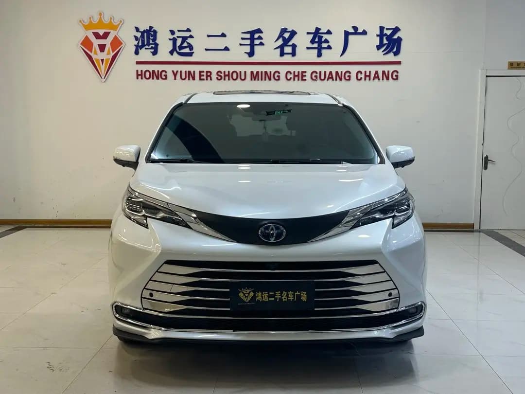 Toyota Sienna 2023 г. 103013 км. — фото 2