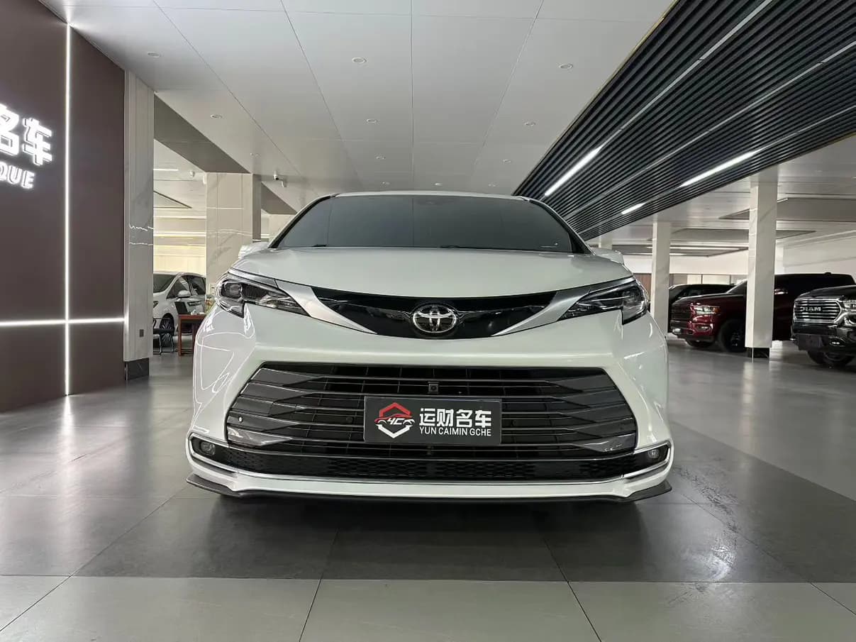 Toyota Sienna 2024 г. 59012 км. — фото 2