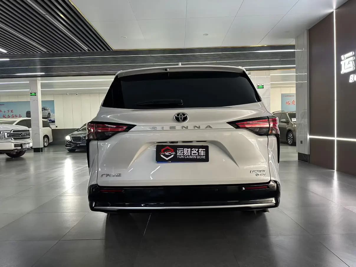 Toyota Sienna 2024 г. 59012 км. — фото 5