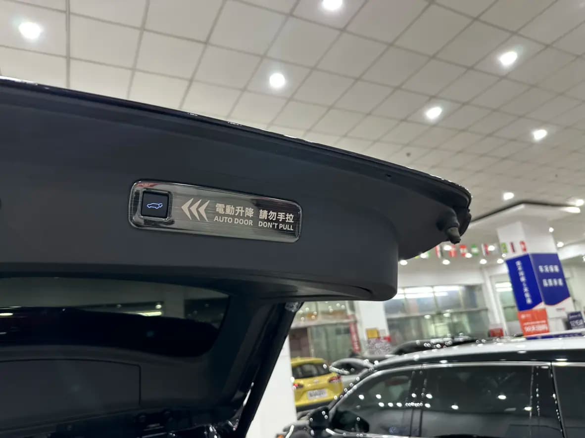Toyota Highlander 2023 г. 50010 км. — фото 14