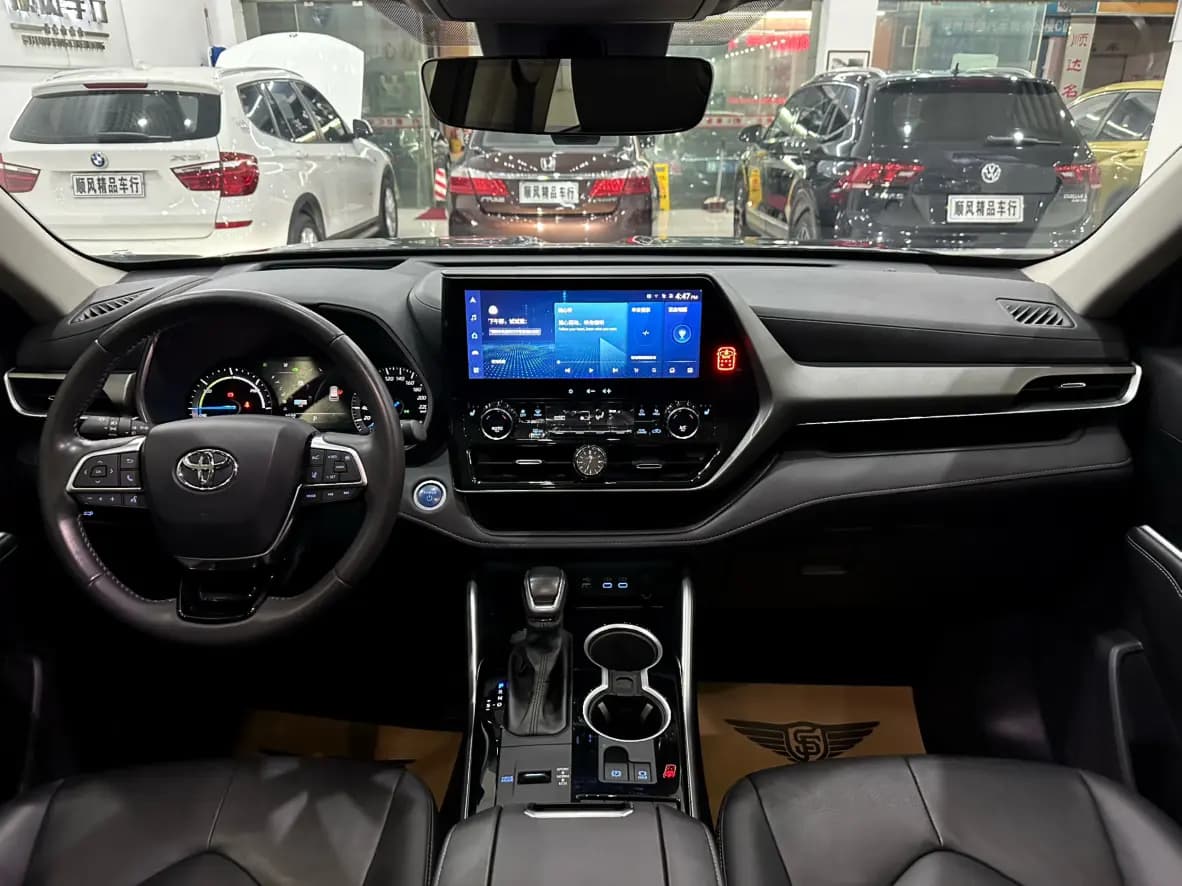 Toyota Highlander 2023 г. 50010 км. — фото 26